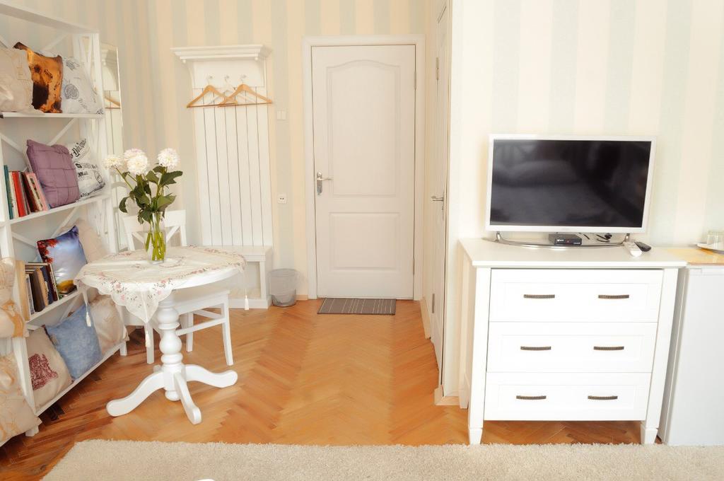 Hotel Polska Poduszka Leopoli Esterno foto